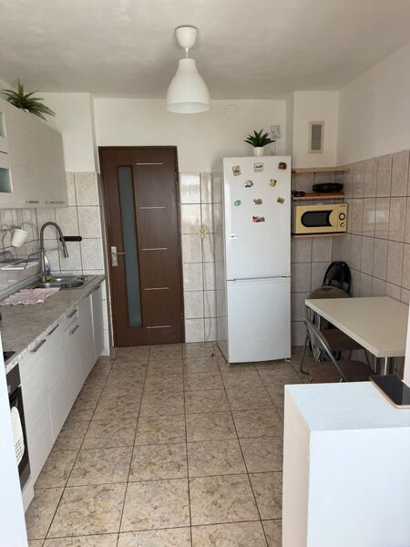Rahova, Liceul Bolintineanu, str. Vicina, ac, tv