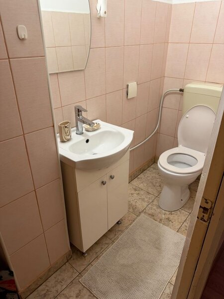 Rahova, Liceul Bolintineanu, str. Vicina, ac, tv